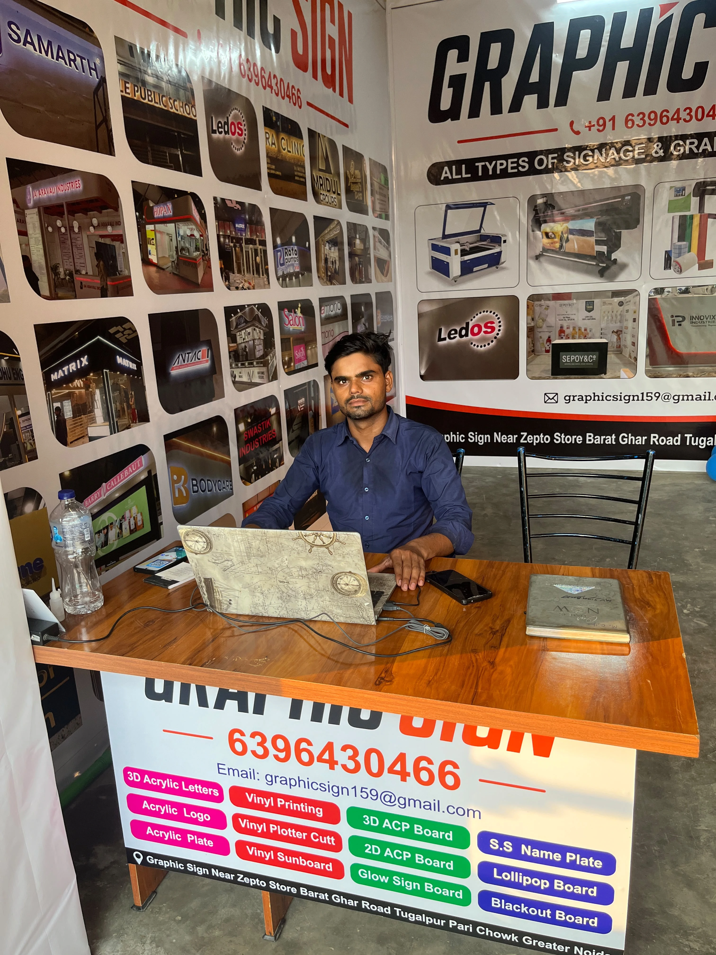 Graphic Sign Store Facility